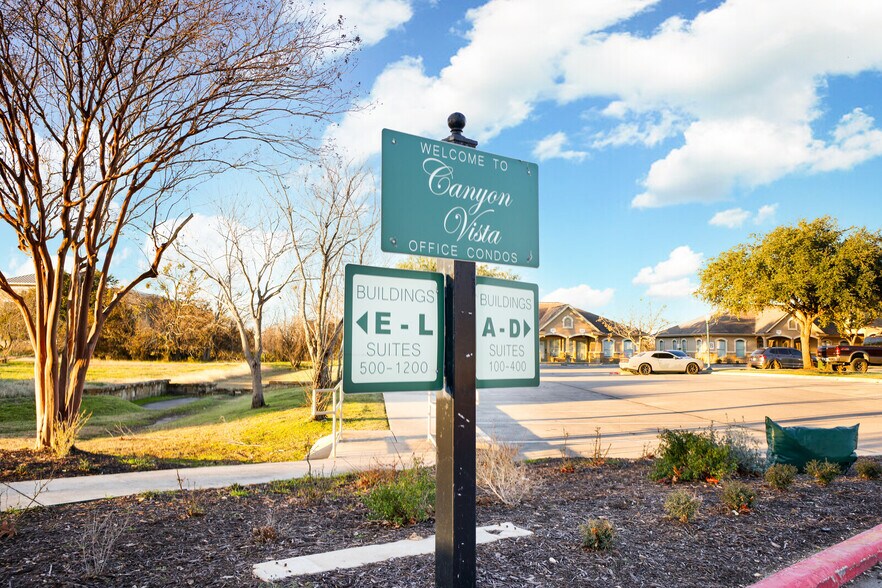 More Photos Of 1619 E Common St, New Braunfels Office For Lease