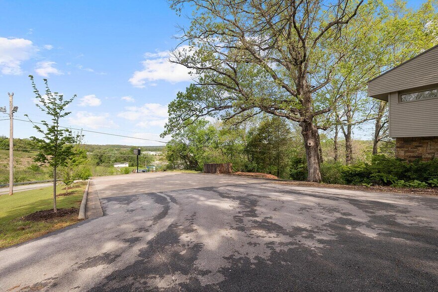 More Photos Of 381 W Guin Rd, Nixa Lodge Meeting Hall For Sale