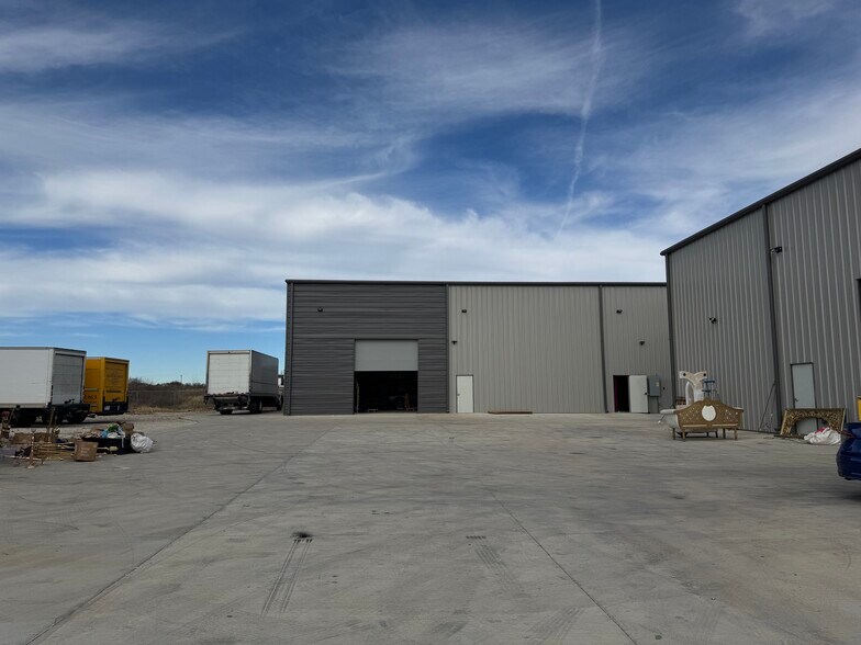 More Photos Of 134 Industrial Park, Aubrey Warehouse For Sale