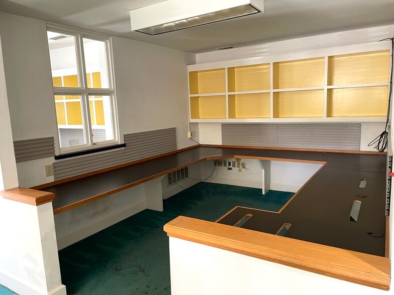 More Photos Of 120 Peters St, Lagrange Office For Sale