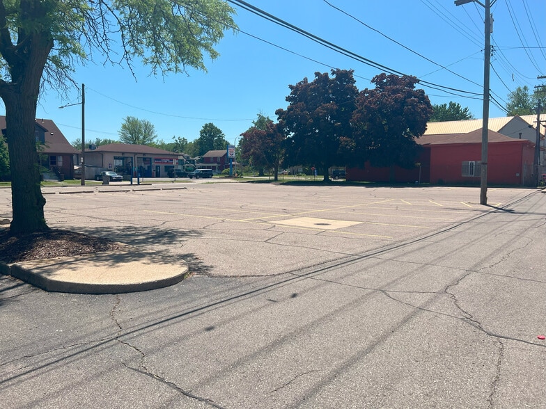 More Photos Of 60 Southfield Rd, Ecorse Bank For Sale