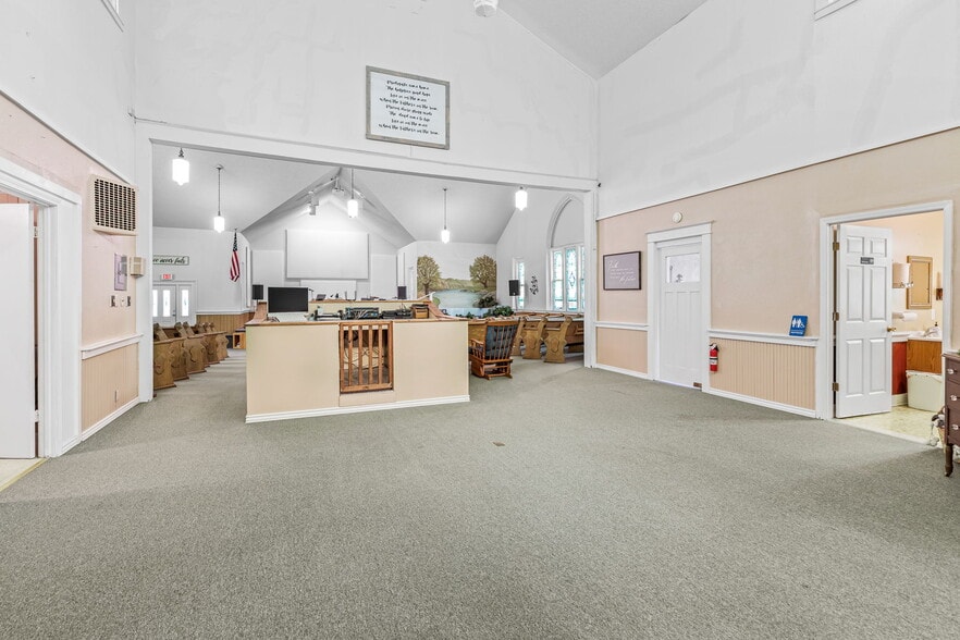 More Photos Of 408 W Main St, Park Hills Religious Facility For Sale