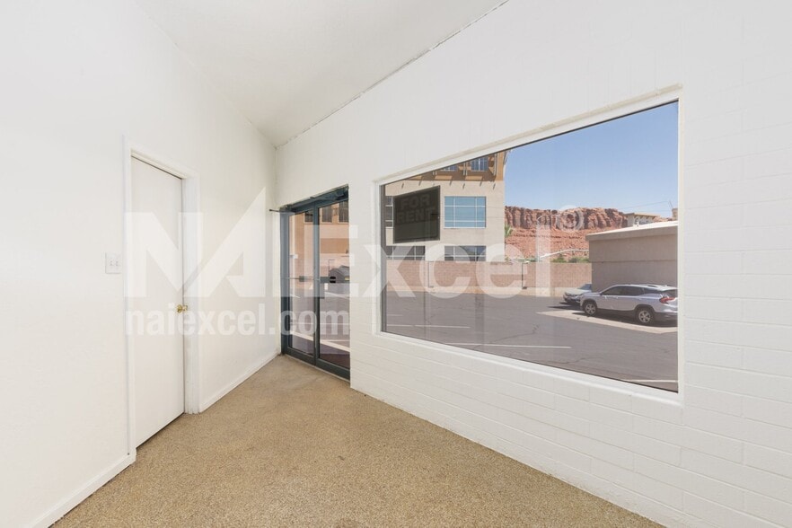 More Photos Of 421-449 N Bluff St, St George Auto Repair For Sale