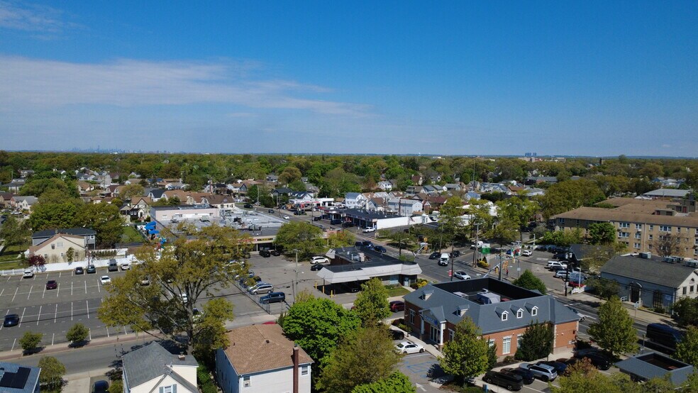 More Photos Of 115 Main St, East Rockaway Bank For Lease