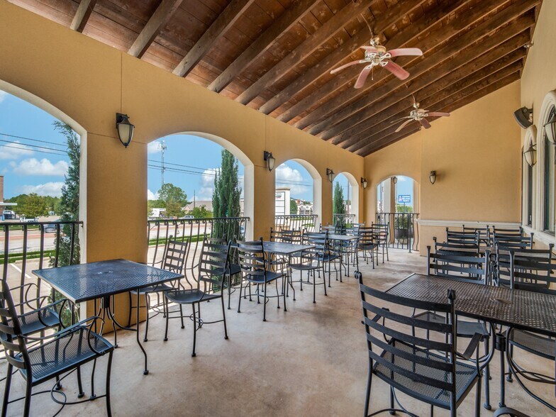 More Photos Of 3700 Teasley Dr, Hickory Creek Restaurant For Sale