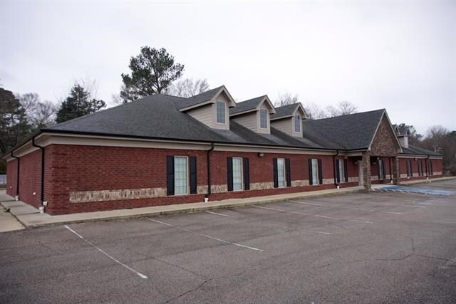 More Photos Of 249A W Church St, Lexington Medical For Lease