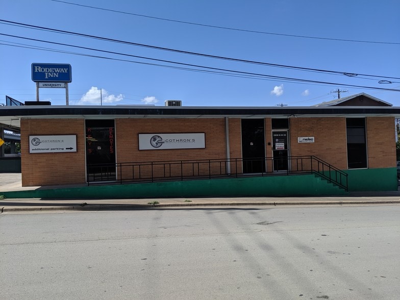 More Photos Of 2908 N Interstate 35, Austin Storefront Retail Office For Lease