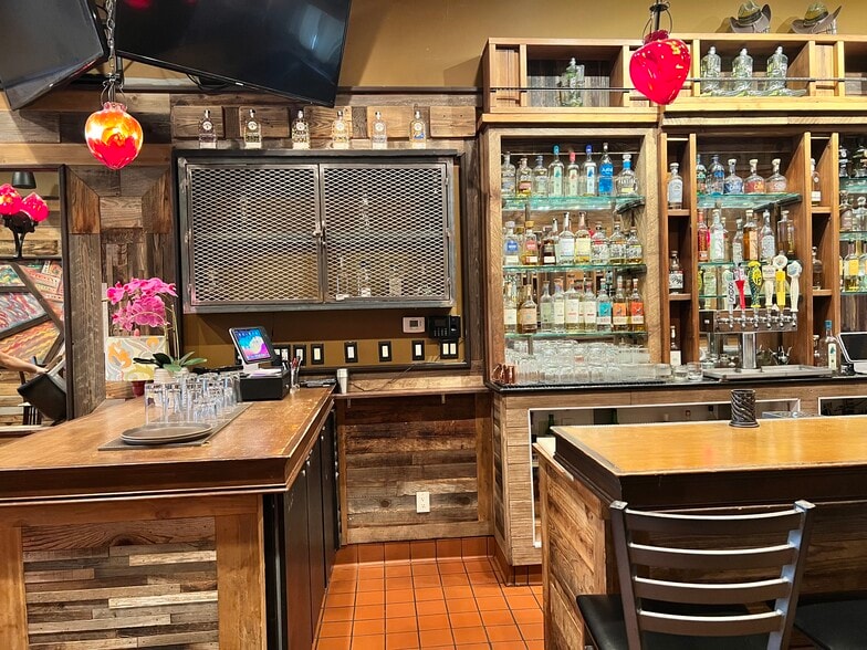 More Photos Of 1121-1139 4th St, San Rafael Storefront Retail Office For Lease