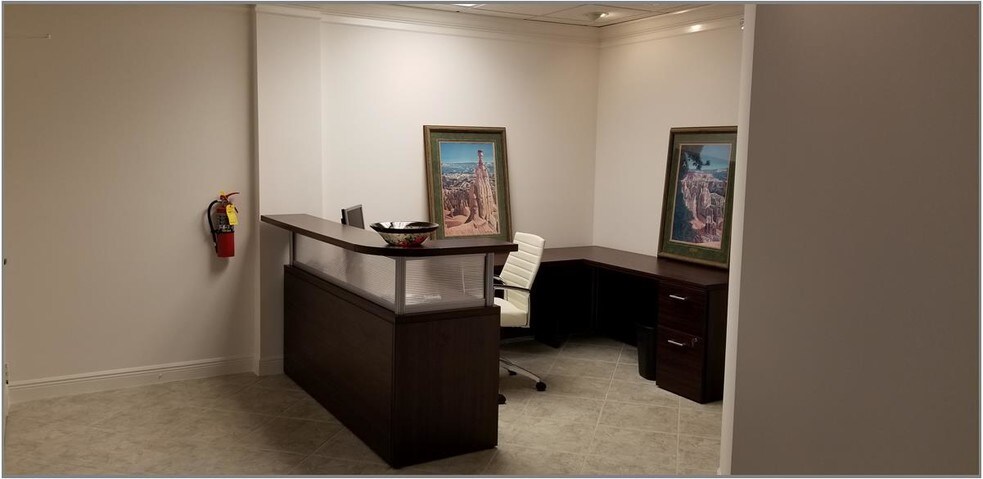 More Photos Of 2375 Tamiami Trl N, Naples Loft Creative Space For Sale