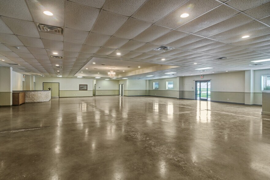 More Photos Of 103 Center Point Rd, San Marcos Flex For Lease