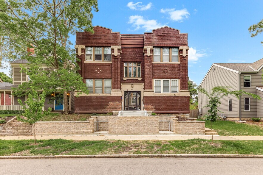 Primary Photo Of 604 Holly Ave, Saint Paul Apartments For Sale