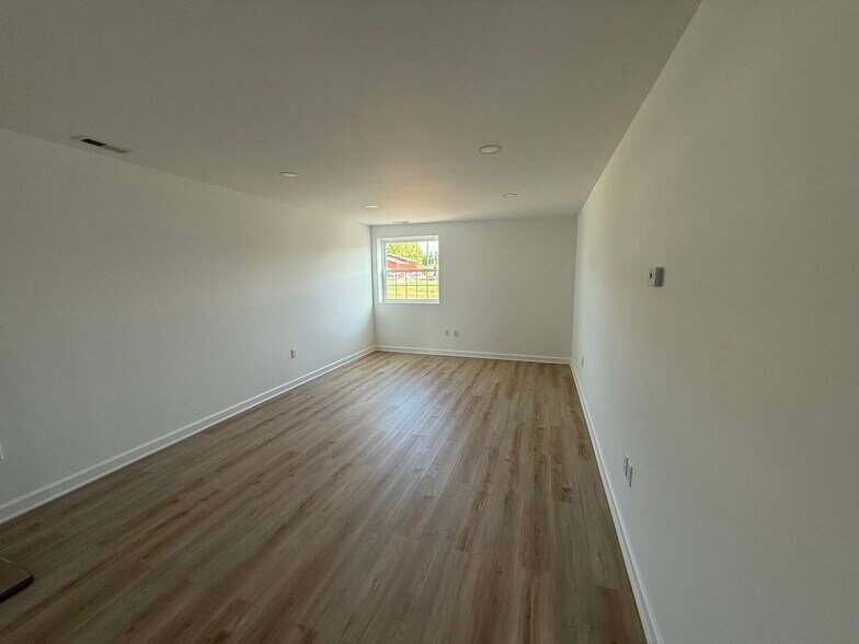 More Photos Of 607 S Olive St, Arcadia Land For Lease