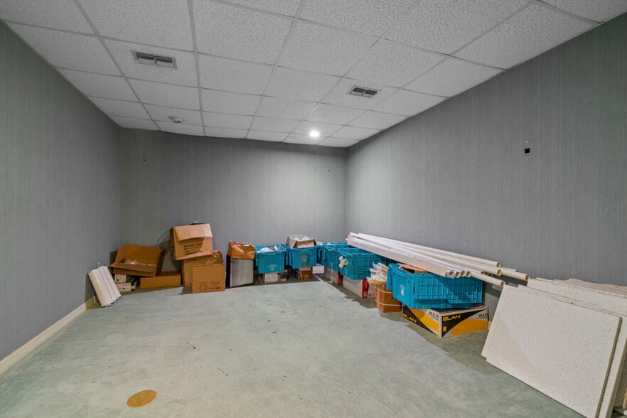 More Photos Of 4145 Fowler St, Fort Myers Auto Repair For Sale