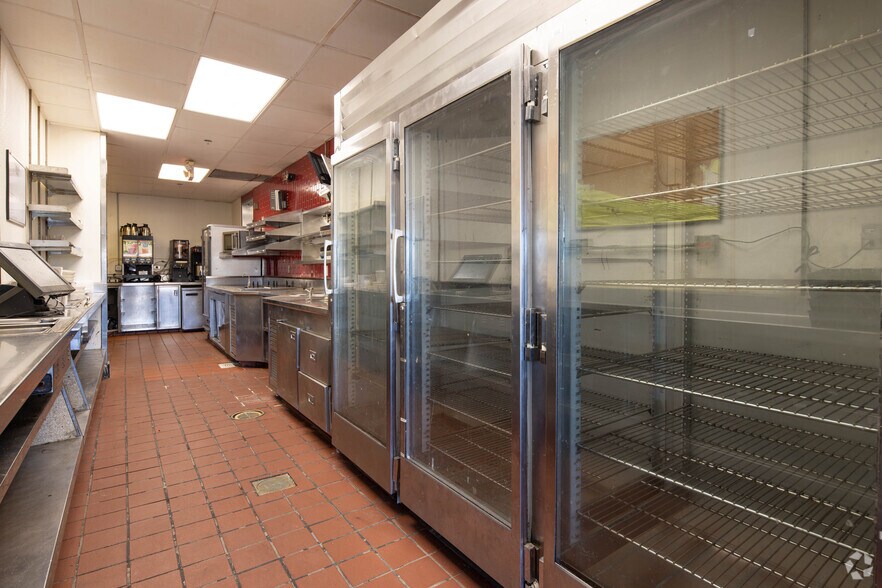 More Photos Of 1195 S Milwaukee Ave, Libertyville Restaurant For Lease