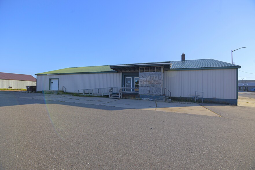 More Photos Of 105 Ash Ave NE, Wadena Veterinarian Kennel For Sale