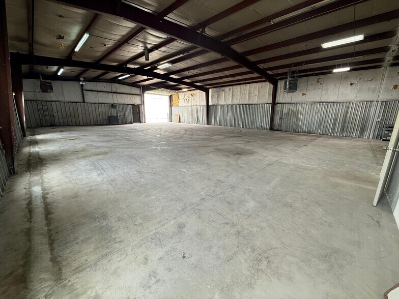 More Photos Of 7700 Melrose Ln, Oklahoma City Unknown For Lease