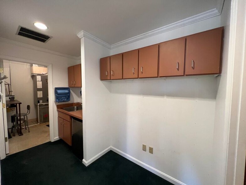 More Photos Of 230-236 Thomas More Pky, Crestview Hills Medical For Lease