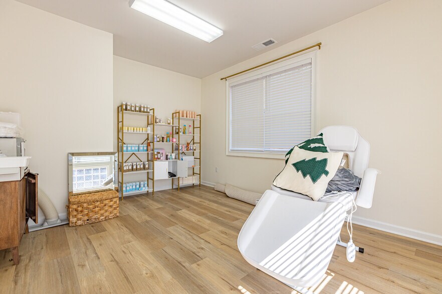 More Photos Of 2551 Roswell Rd, Marietta Medical For Lease
