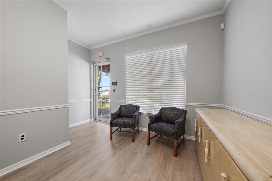 More Photos Of 3900 Clark Rd, Sarasota Medical For Sale