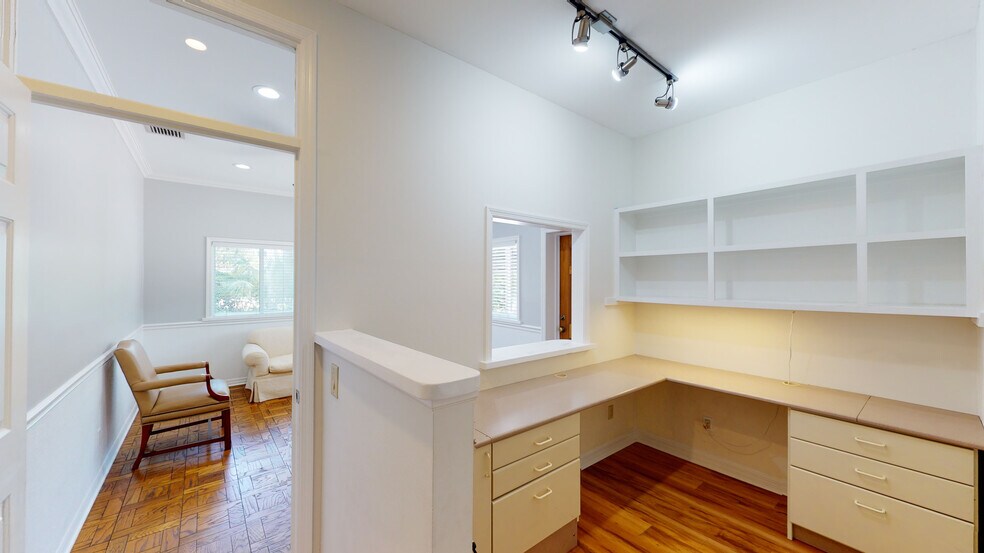 More Photos Of 2127 10th Ave, Vero Beach Office Residential For Sale