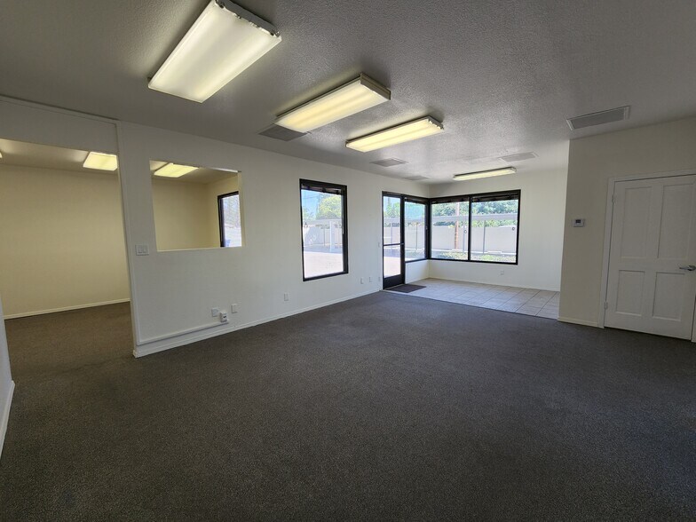 More Photos Of 445 W Dakota Ave, Fresno Office Residential For Sale