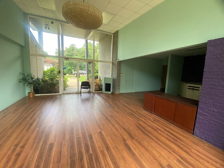 More Photos Of 333-335 Southfield Rd, Shreveport Freestanding For Lease