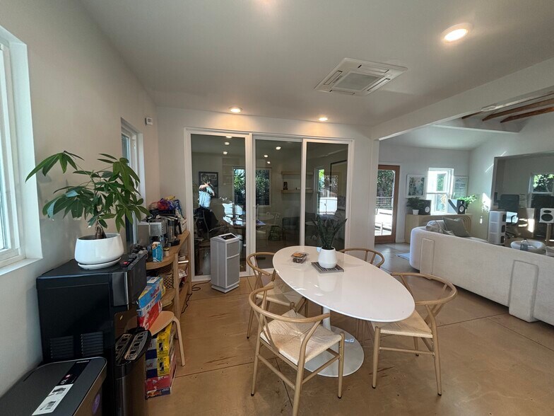 More Photos Of 3360 S Robertson Blvd, Los Angeles Loft Creative Space For Lease