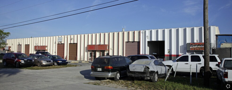 More Photos Of 7781-7791 NW 52nd St, Doral Warehouse For Lease
