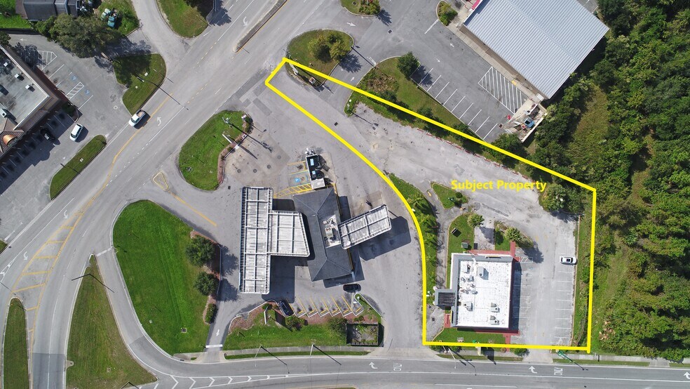 Primary Photo Of 101 N Us-17, Palatka Drugstore For Sale