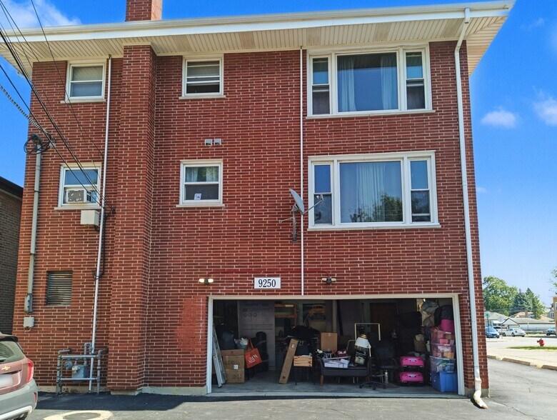More Photos Of 9250 S Kedzie Ave, Evergreen Park Multifamily For Sale