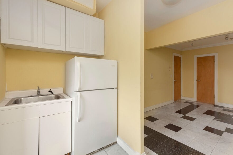 More Photos Of 3651 E Tremont Ave, Bronx Storefront Retail Residential For Lease