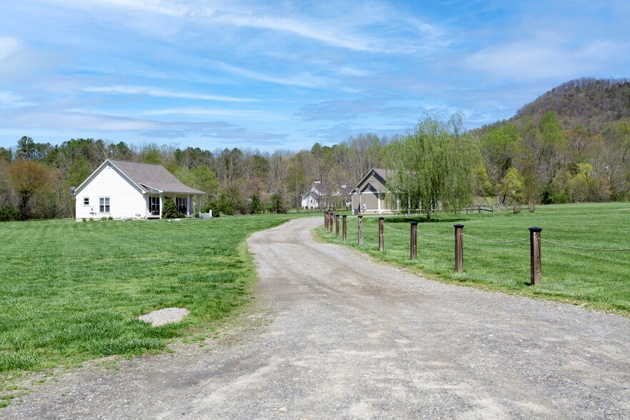 More Photos Of , Young Harris Specialty For Sale