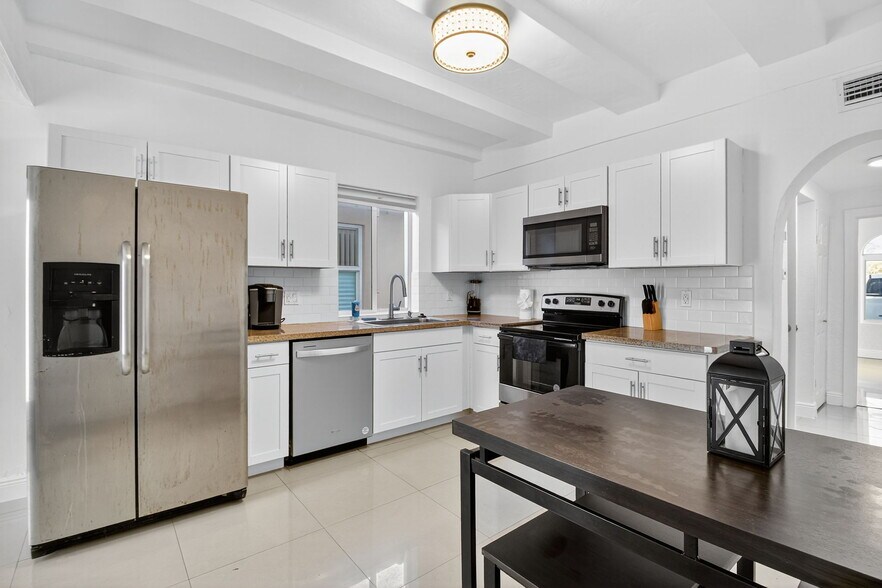 More Photos Of 1680 NW 22nd Ct, Miami Multifamily For Sale