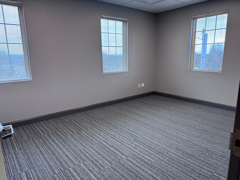 More Photos Of 399 Albany Shaker Rd, Loudonville Freestanding For Lease