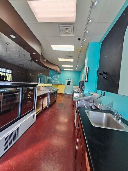 More Photos Of 1120 122nd St, Chippewa Falls Freestanding For Lease