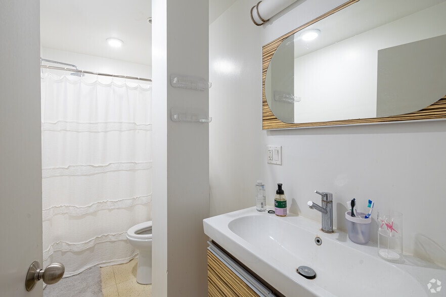 More Photos Of 123 Court St, Binghamton Apartments For Sale