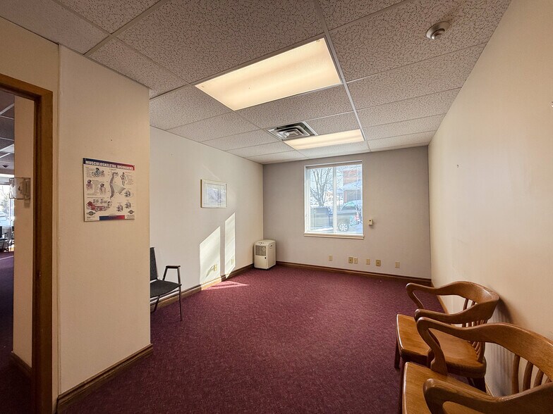 More Photos Of 310 First St, Midland Office For Lease