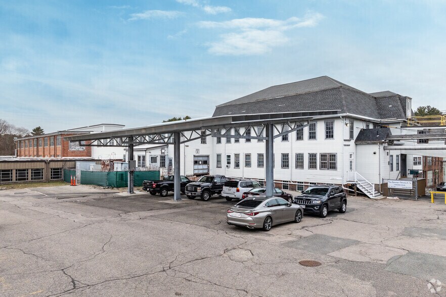 More Photos Of 28 Draper Ln, Canton Manufacturing For Lease
