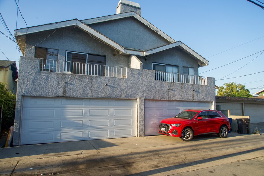 More Photos Of 2506 E 6th St, Long Beach Multifamily For Sale