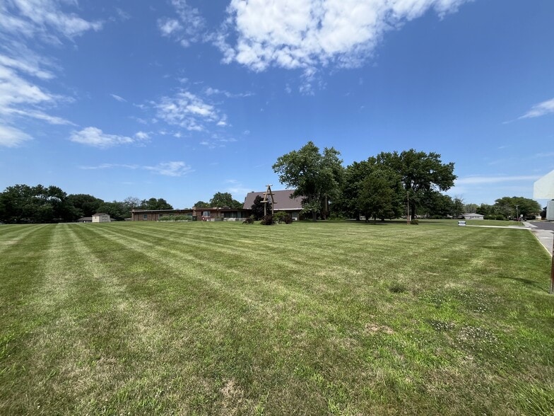More Photos Of 1717 Highwood Ave, Pekin Office Residential For Sale