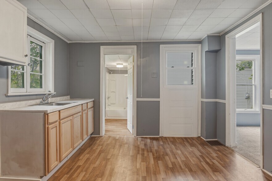 More Photos Of 291 Sunset Dr, Corning Apartments For Sale