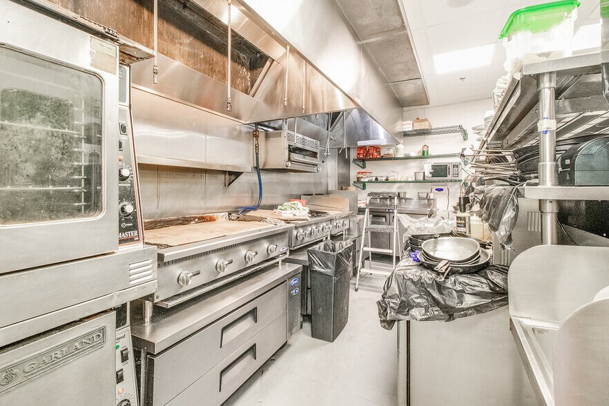 More Photos Of 21 E Athens St, Winder General Retail For Sale