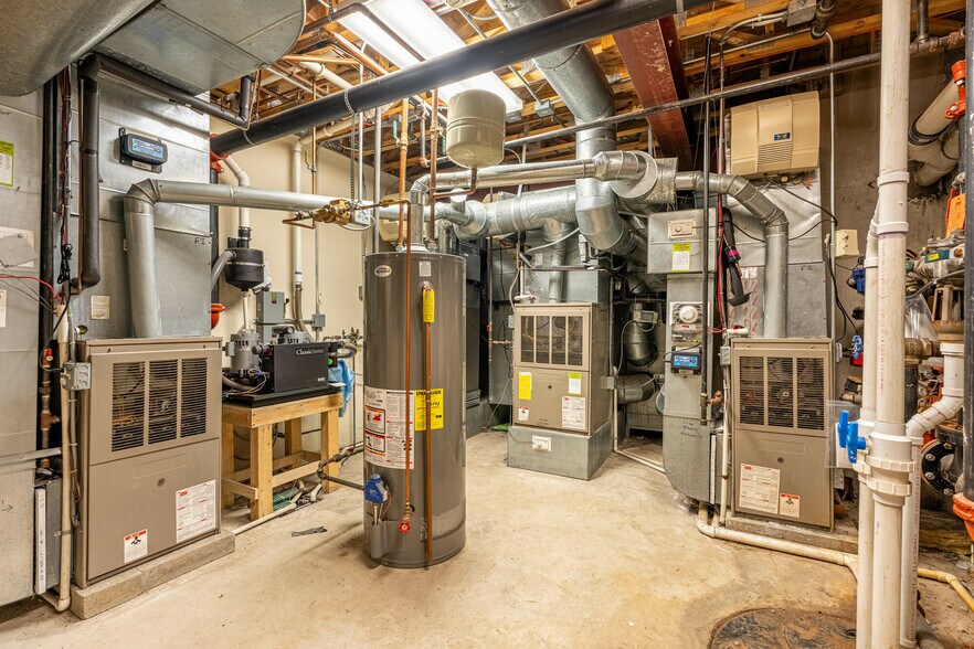 More Photos Of 1303 Macom Dr, Naperville Medical For Sale