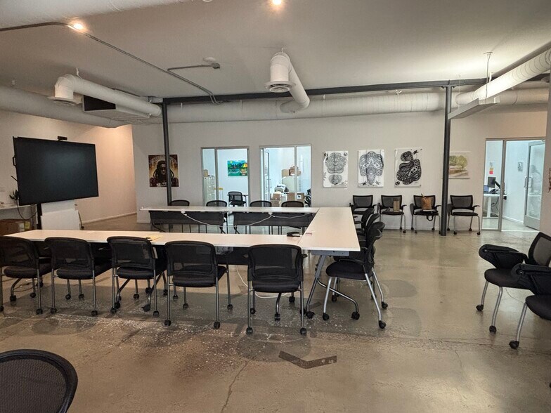 More Photos Of 4335 W Adams Blvd, Los Angeles Office For Lease