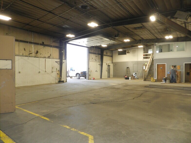 More Photos Of 320 Industrial Ave, Olathe Industrial For Sale
