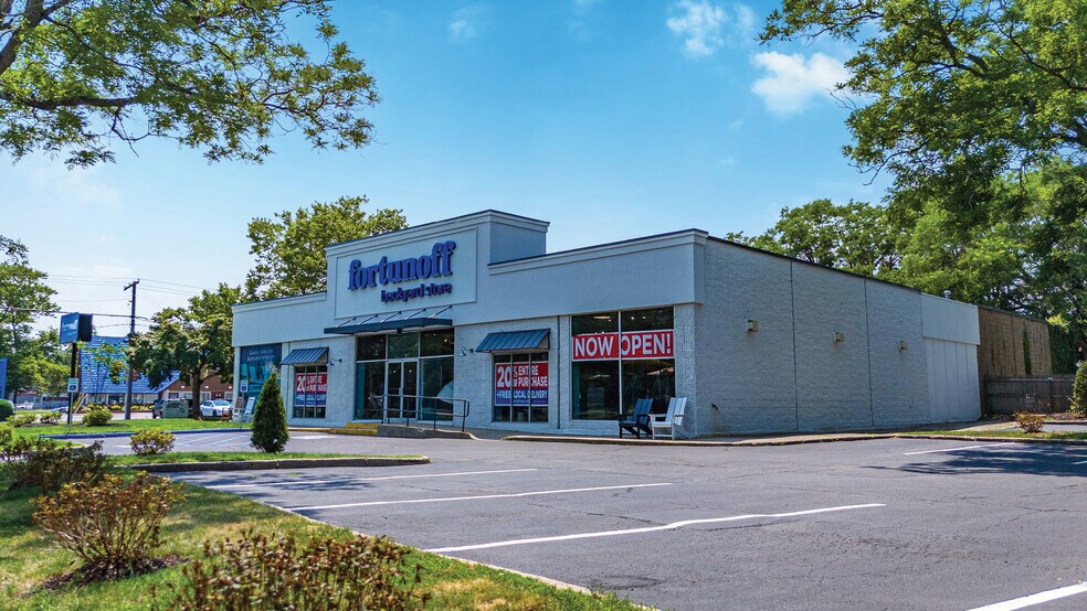 Primary Photo Of 269 Old Walt Whitman Rd, Huntington Station Freestanding For Sale
