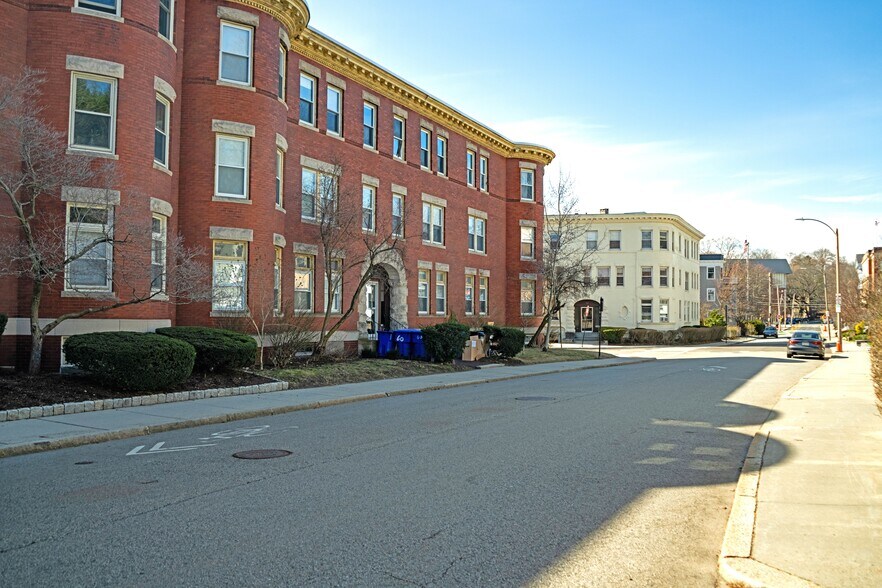 More Photos Of 60 Greenough St, Brookline Apartments For Sale