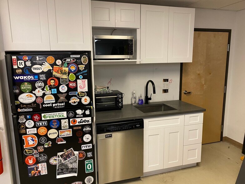 More Photos Of 11919 W I-70 N, Wheat Ridge Warehouse For Sale