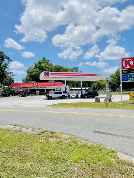 More Photos Of 1606 Shepard Ln, Intercession City Convenience Store For Sale