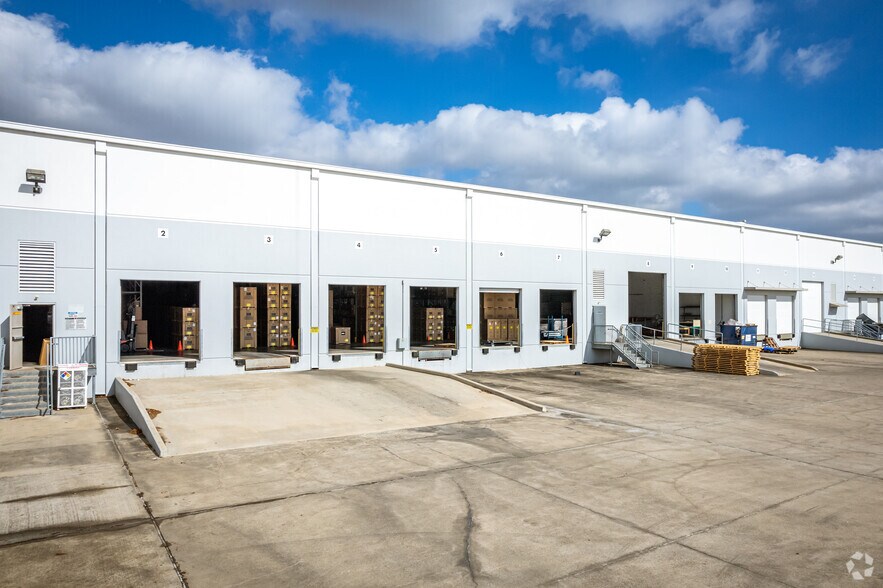 More Photos Of 10650 W Airport Blvd, Stafford Unknown For Lease